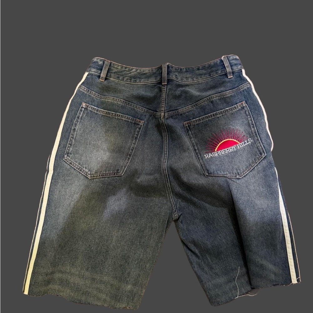 GV Gallery Raspberry Hills Jorts